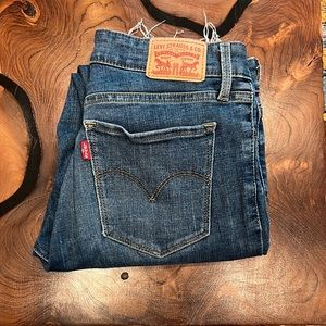 Levi’s 711 skinny jeans